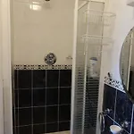 Dorm 5-6 People Shared Bathroom Outside * Dublin