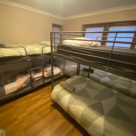 Accommodatie bij particulieren Dorm 5-6 People Shared Bathroom Outside *