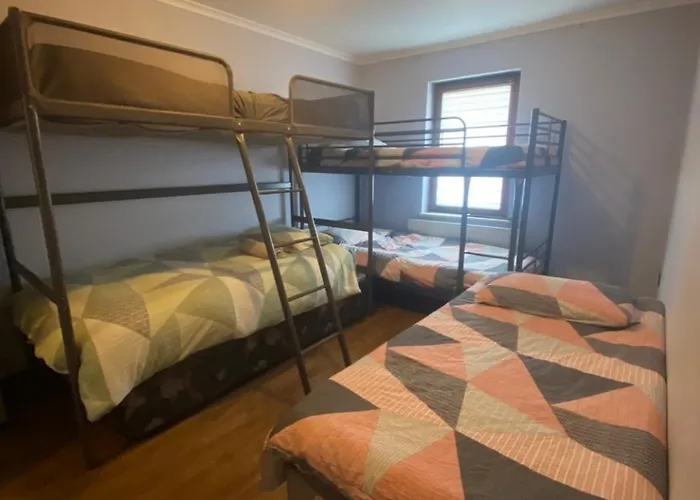 Dorm 5-6 People Shared Bathroom Outside בית אירוח דבלין